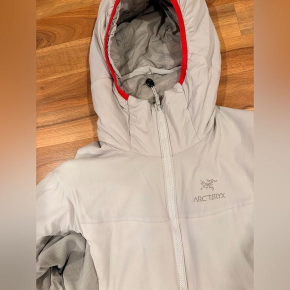 Arc'teryx Women's Light Gray Ski Jacket - Picture 5 of 10